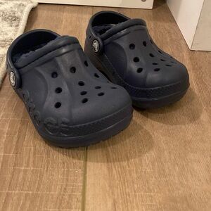 Navy blue lined crocs size 7c